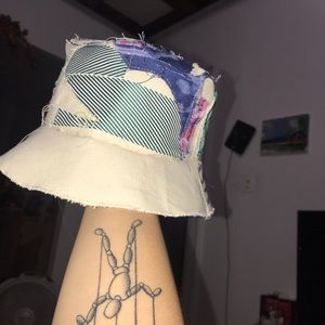 Bucket hat